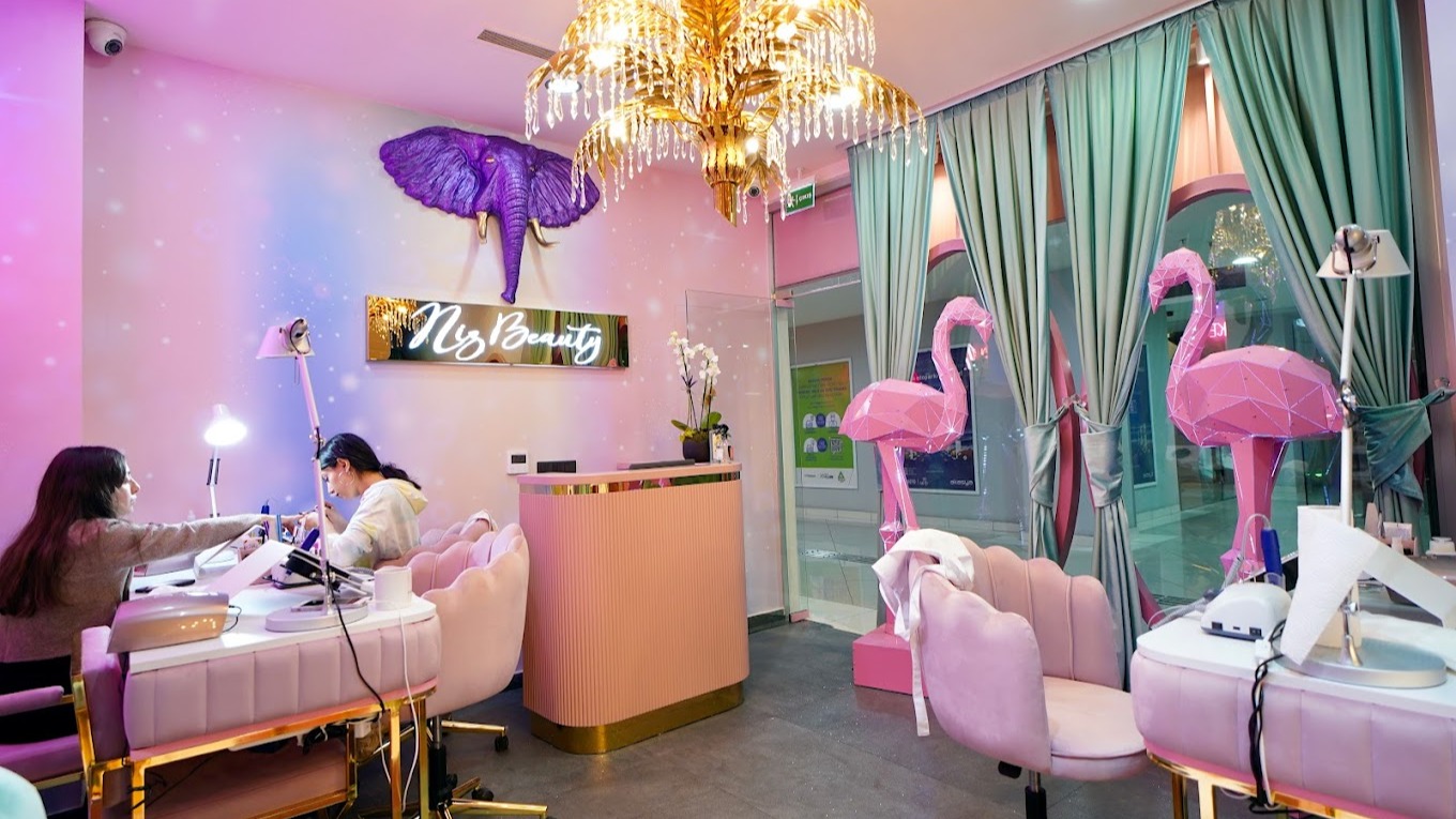 Uy qurgan mushukning yaqindan olingan surati